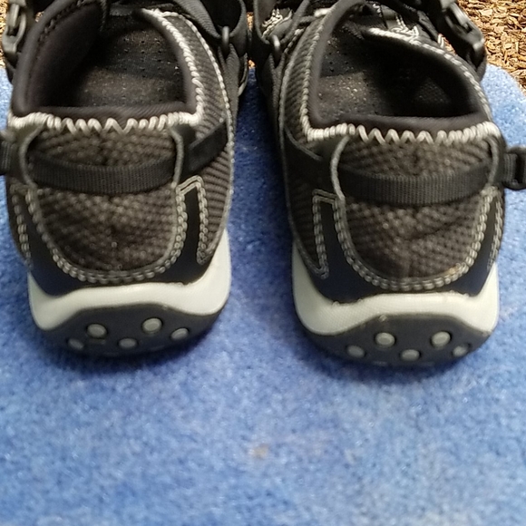 Merrell MaryJane Style Sport Shoe. Size 9.5 - Picture 2 of 8